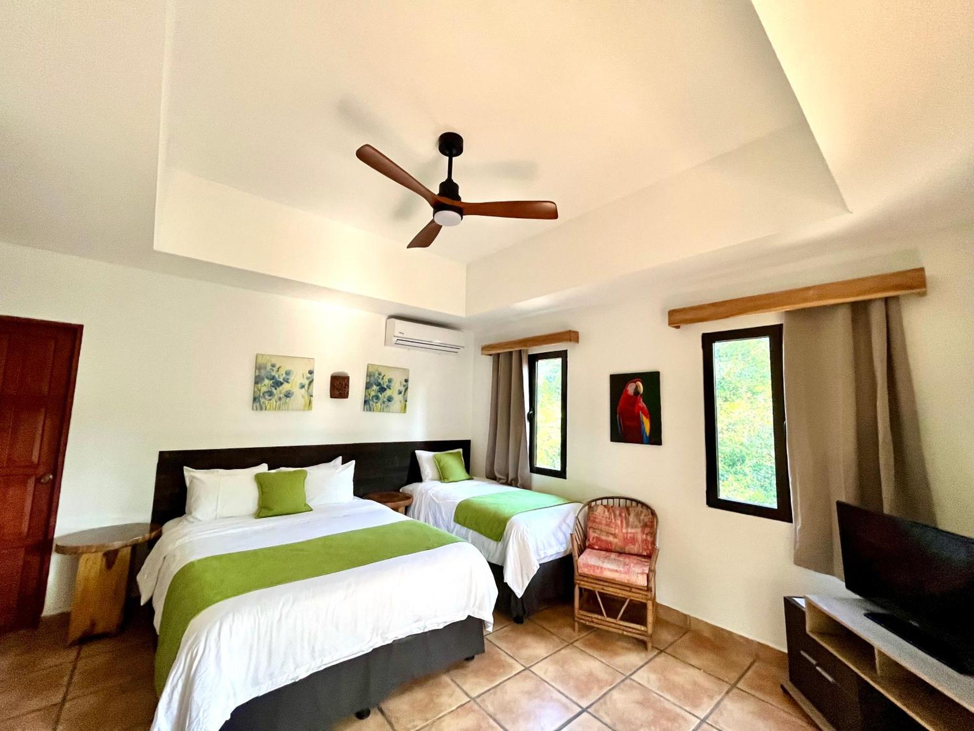 Hotel Cantarana Playa Grande Exterior photo